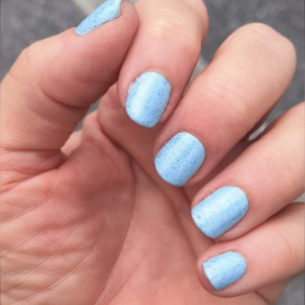 *Exclusive* Color Street: Fluid Motion | Baby Blue Glitter Spring Summer Pastel - Picture 7 of 11